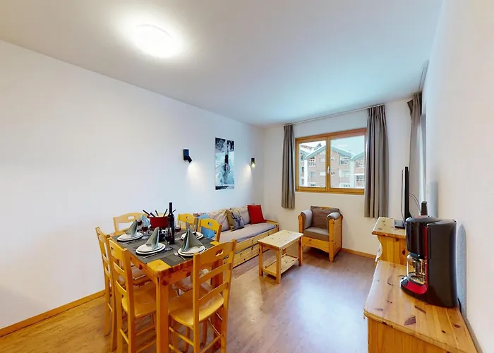 In Near Cable Car ナンダ